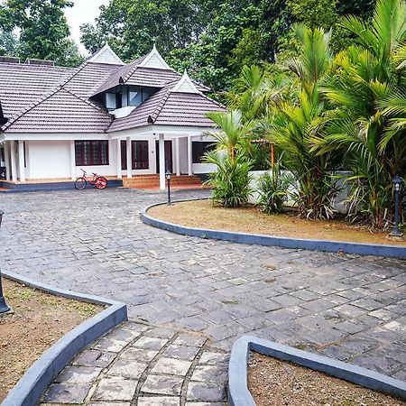 Thanal Premium Villa By - A Place To Call Your Home Muvattupuzha Buitenkant foto